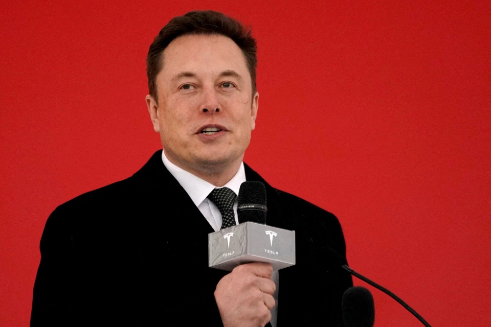 Elon Musk vẫn chưa nhận được khoản tiền thưởng khổng lồ từ Tesla. Ảnh: Reuters.