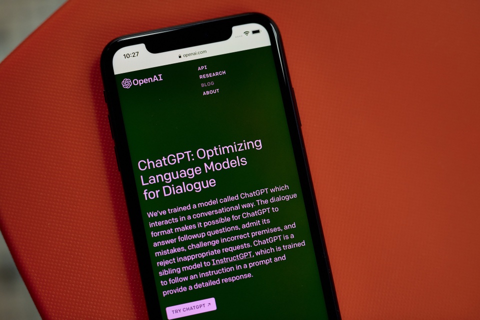 Trang chủ OpenAI, công ty đứng sau ứng dụng AI tạo sinh ChatGPT. Ảnh: Bloomberg.